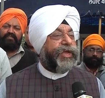 Pakistan PM wants 20 dollars from kartarpur pilgrimage, descendants opposed
