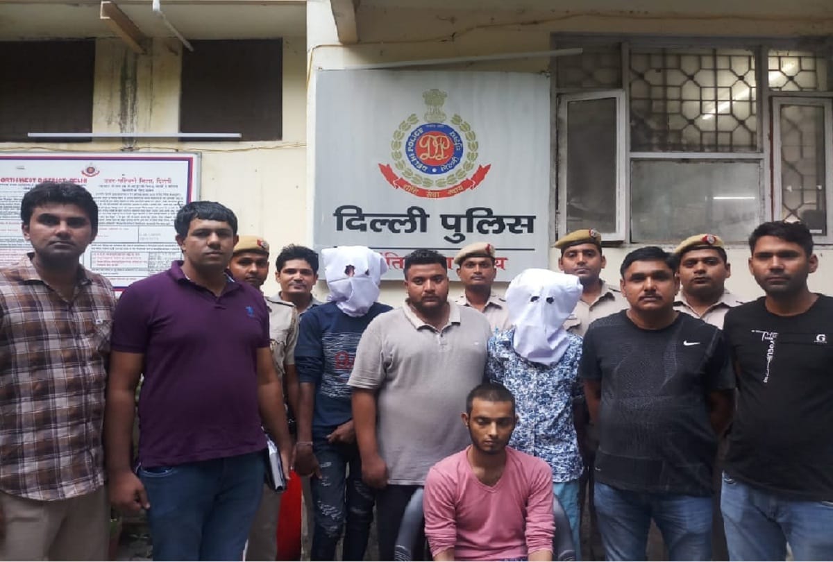delhi police arrested two man in metropolitan magistrate phone snatching case