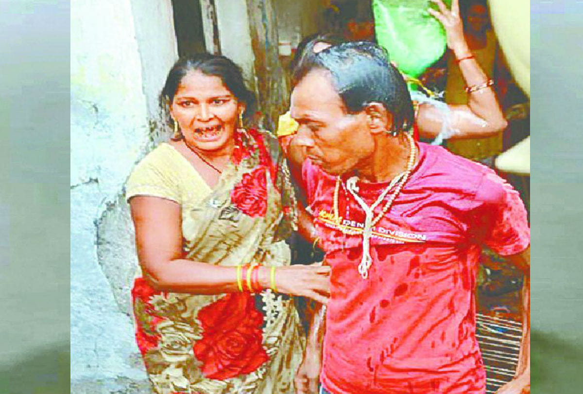 Family Members Attempted suicide by putting kerosene Infrot of Police