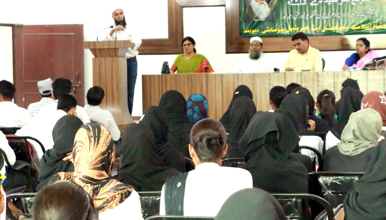 Sir Syed Ahmed Khan has done important work for the country: Dr. Jamshedpuri