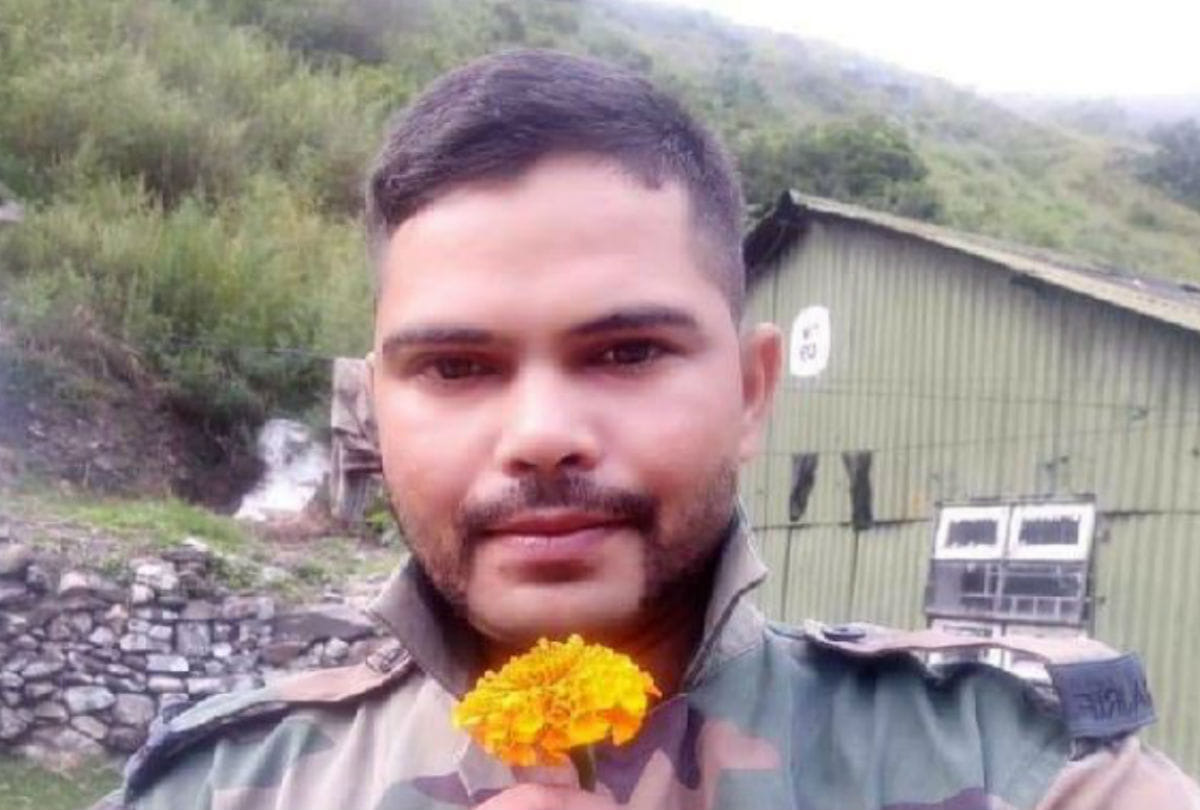 funeral of army jawan who died in road accident mathura news