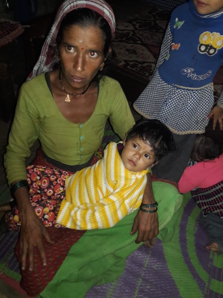 Girl child left in Jalmani Tok of Bhulgaon