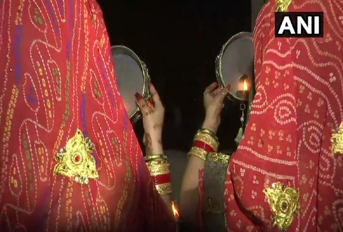 Women celebrate KarwaChauth 2019 in Delhi