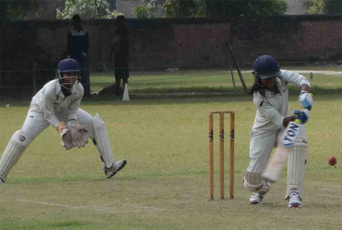 Girls showed their batting skills in the cricket field