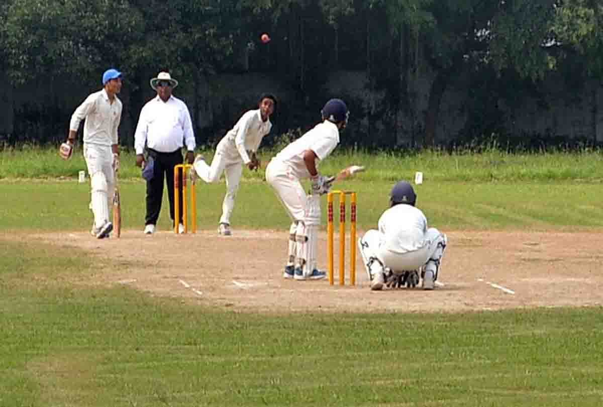 Girls showed their batting skills in the cricket field