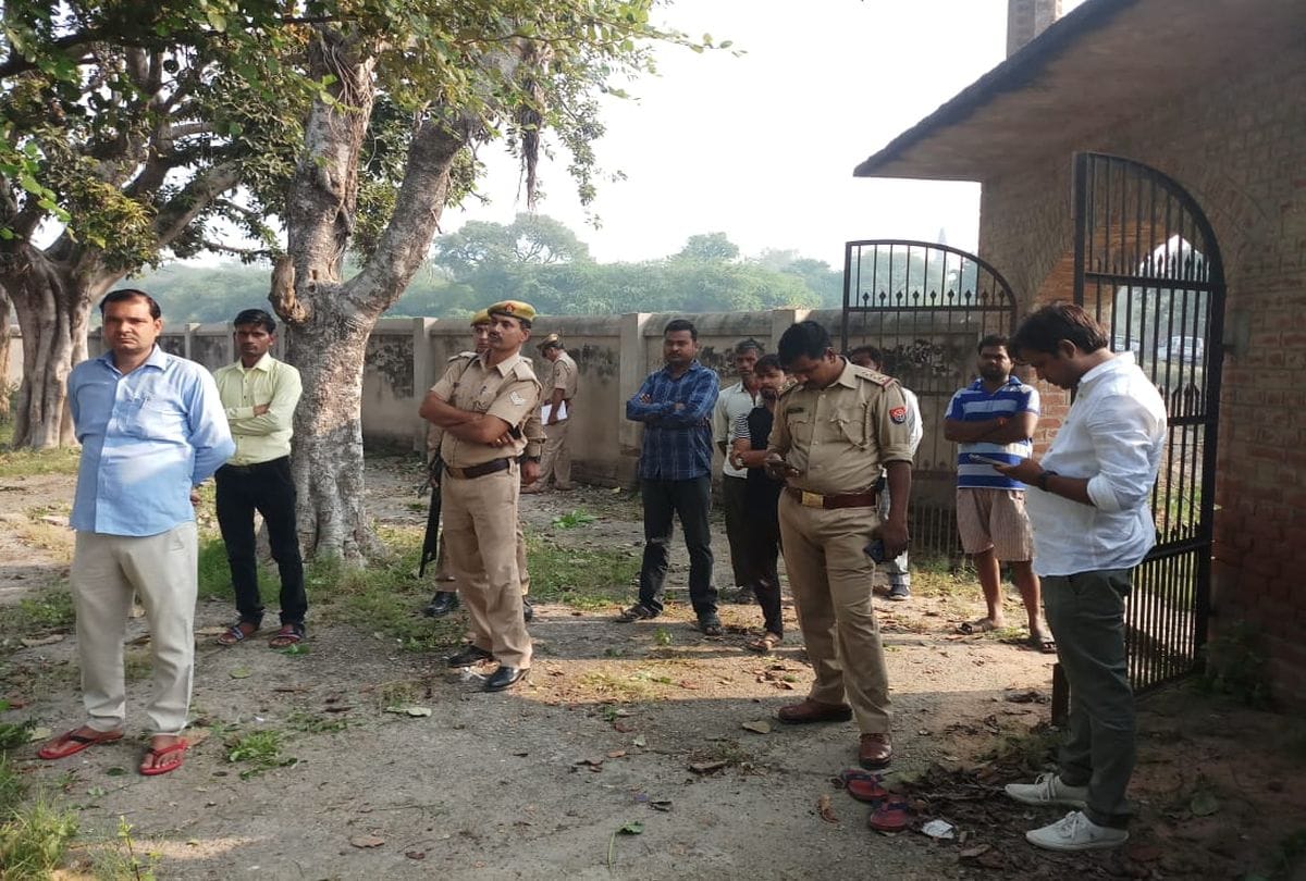 AntiSocial Elements Broke the Wall of Mosque in Padam Jasrana
