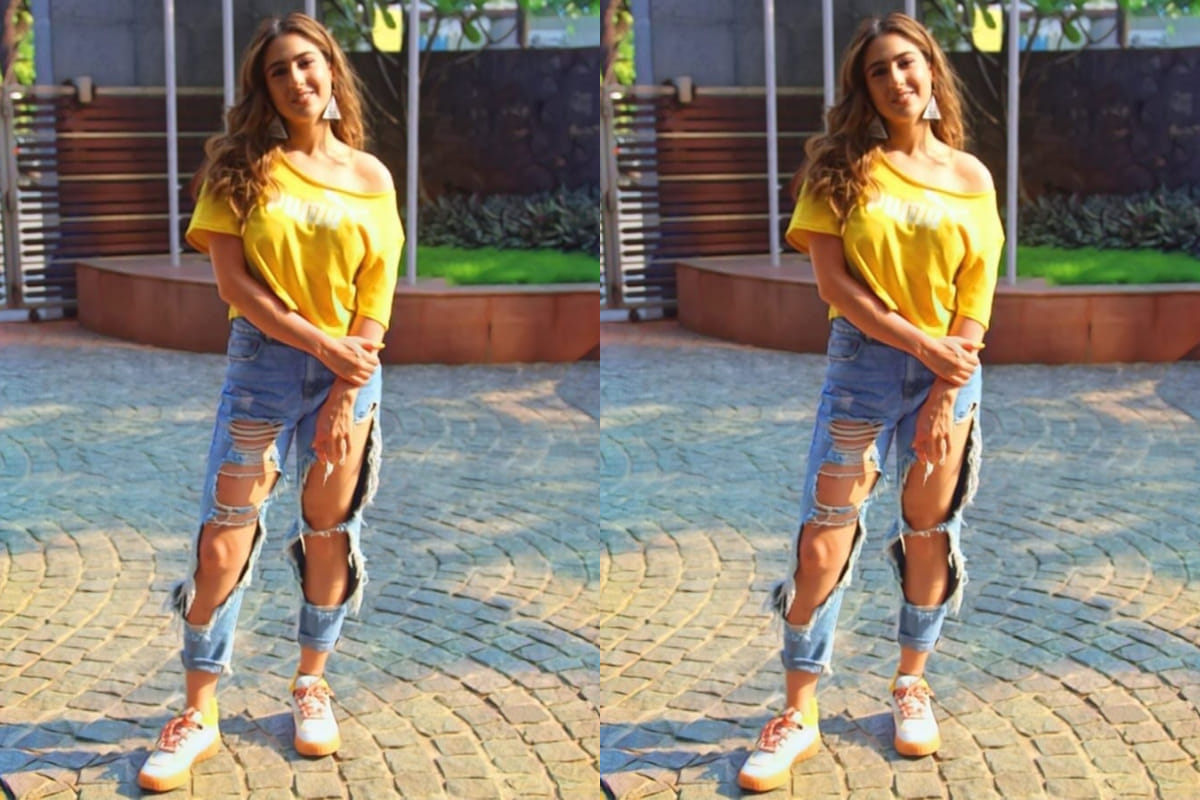 Sara Ali Khan get shocked when her fan tries to kissed her hand