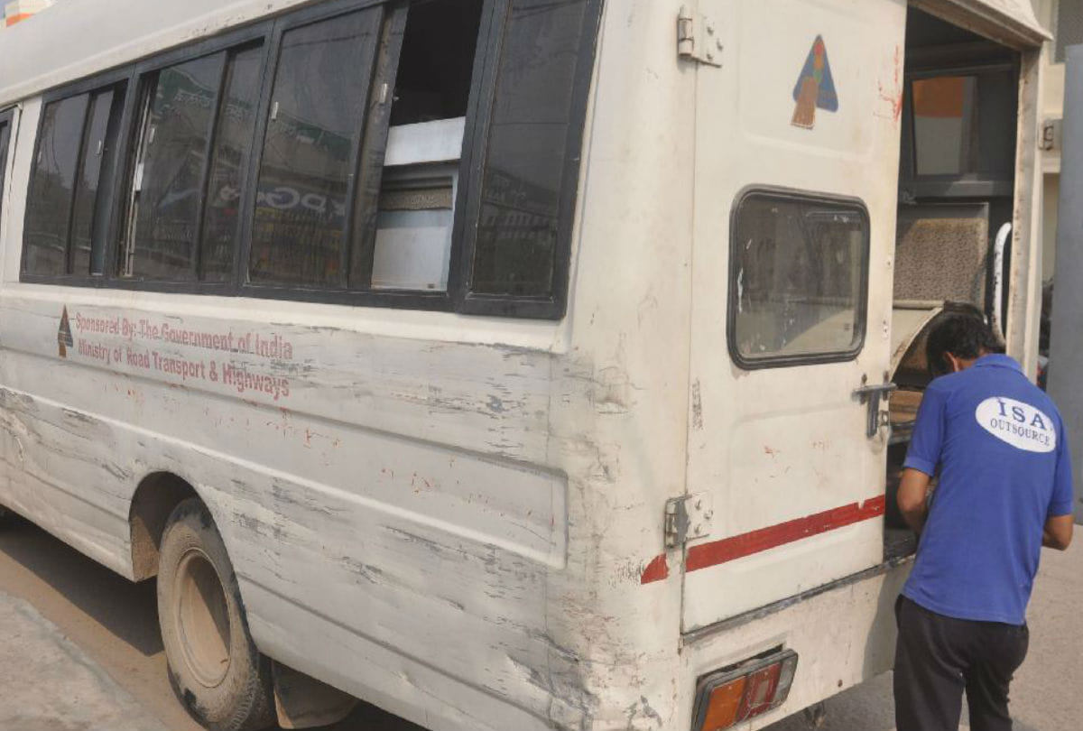 Sn Medical College New Ambulance in Lock Due to Lack of Drivers