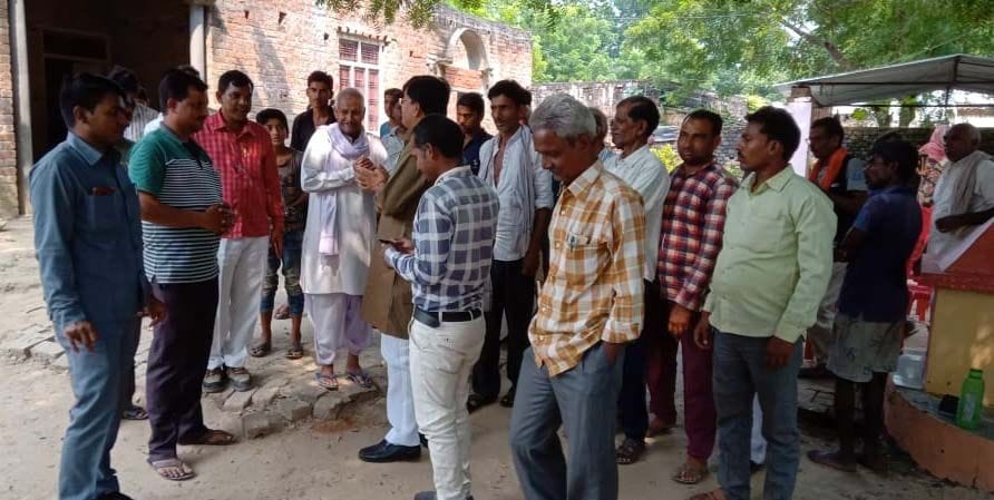 Prison Minister encircles farmers for not getting two thousand rupees