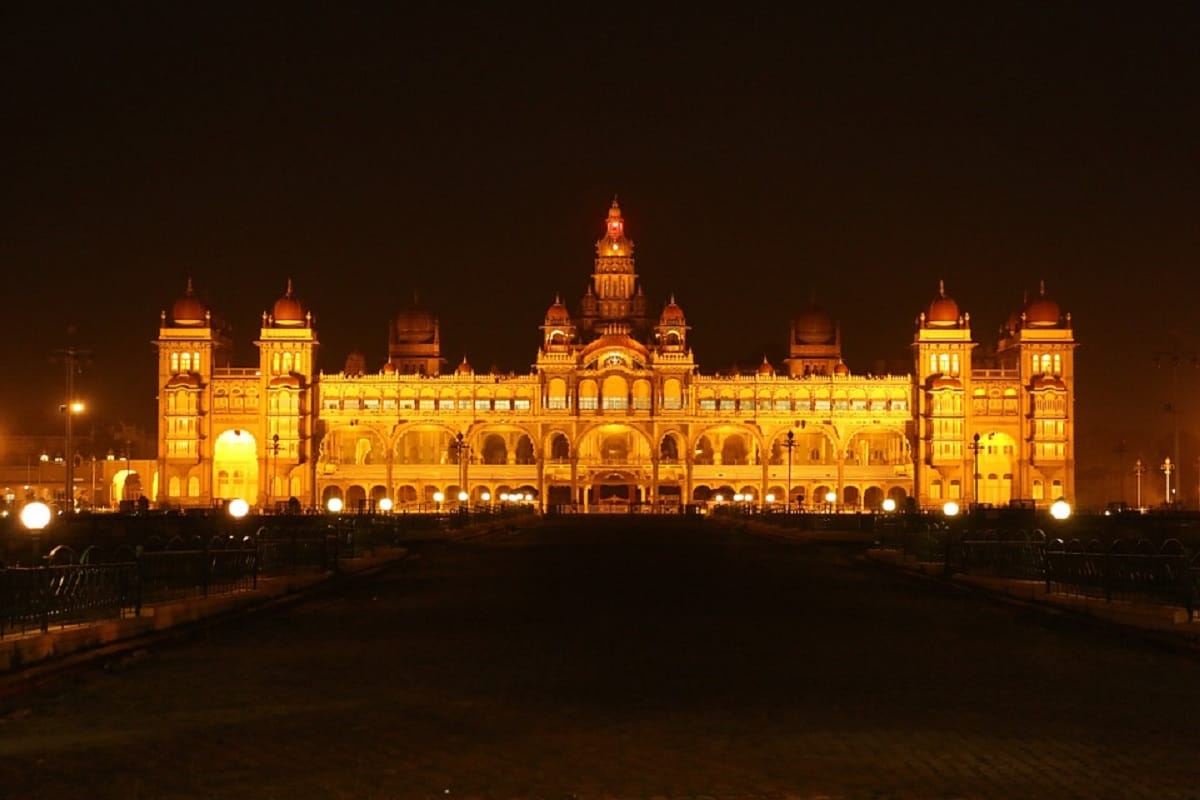 5 monuments of india looking marvelous at night