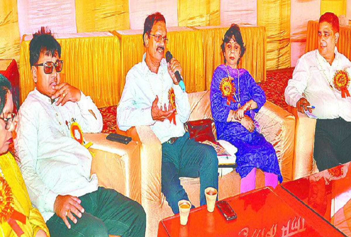Agra Literature Festival seminar was organized On Gandhi and Sri Ram