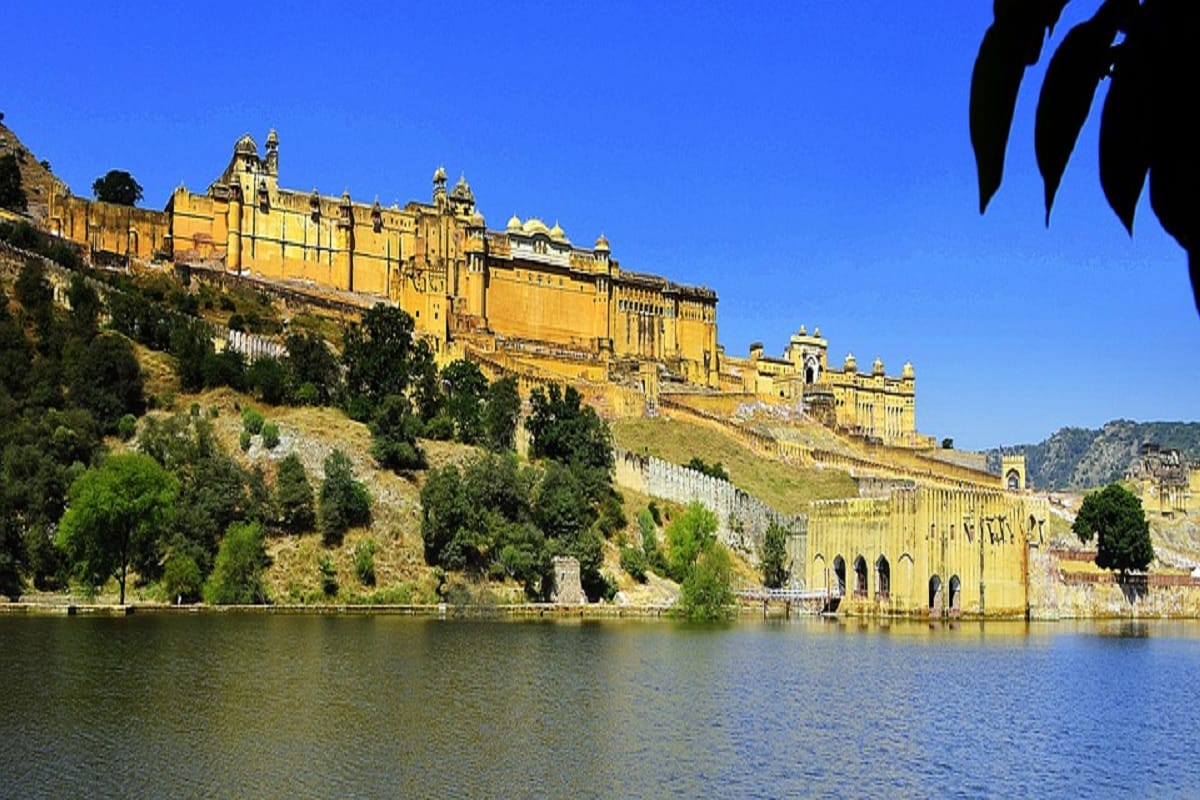 5 monuments of india looking marvelous at night