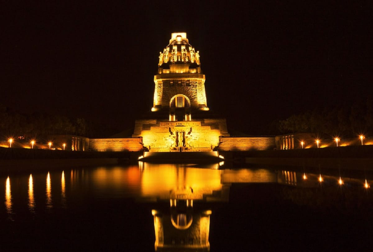 5 monuments of india looking marvelous at night