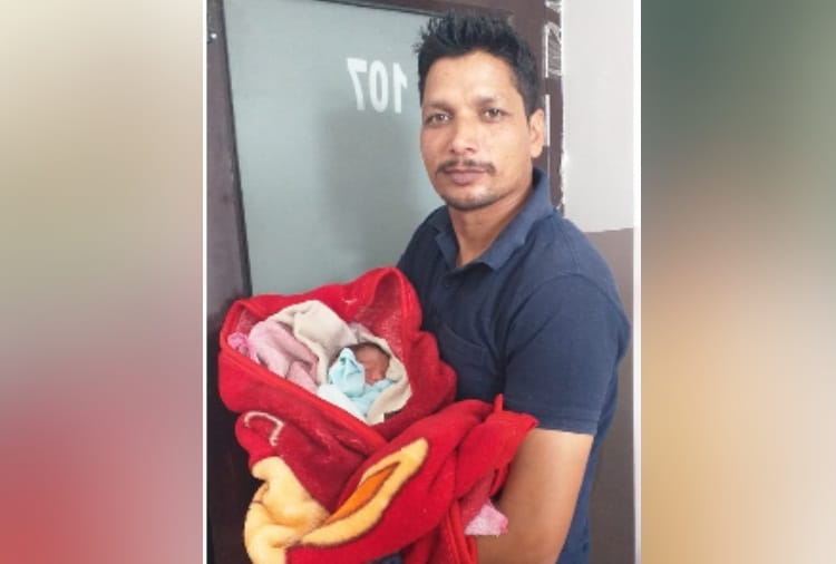 BSF Jawan Wife Gave Birth to Three Baby Boy