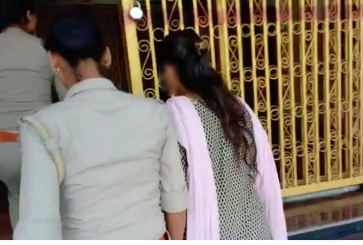 Chinmayanand Case Girl student gets bail leaves jail from car with BJP sticker 