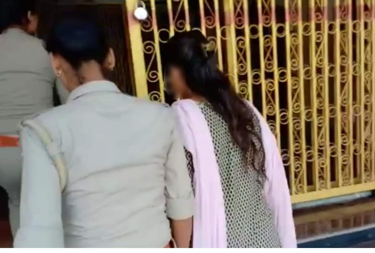 Chinmayanand Case Girl student gets bail leaves jail from car with BJP sticker 