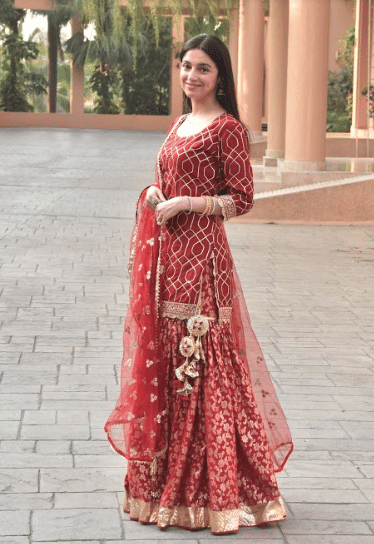 sara ali khan to kartik aaryan and taapsee pannu bhumi pednekar spotted in mumbai