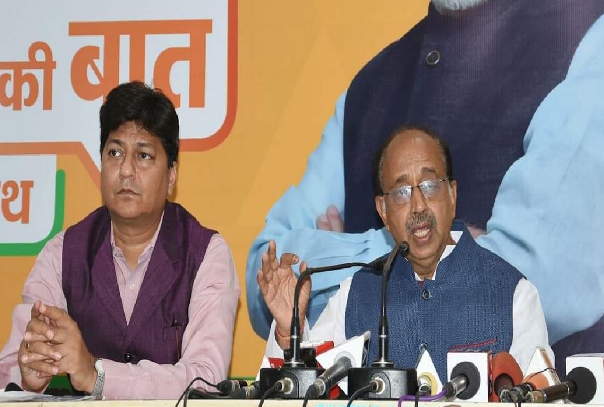 Case filed against Kejriwal for failing to stop pollution in delhi said vijay goel