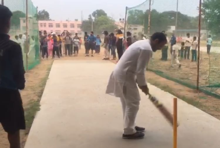 haryana assembly elections, Congress leader Rahul Gandhi plays cricket with local boys in Rewari