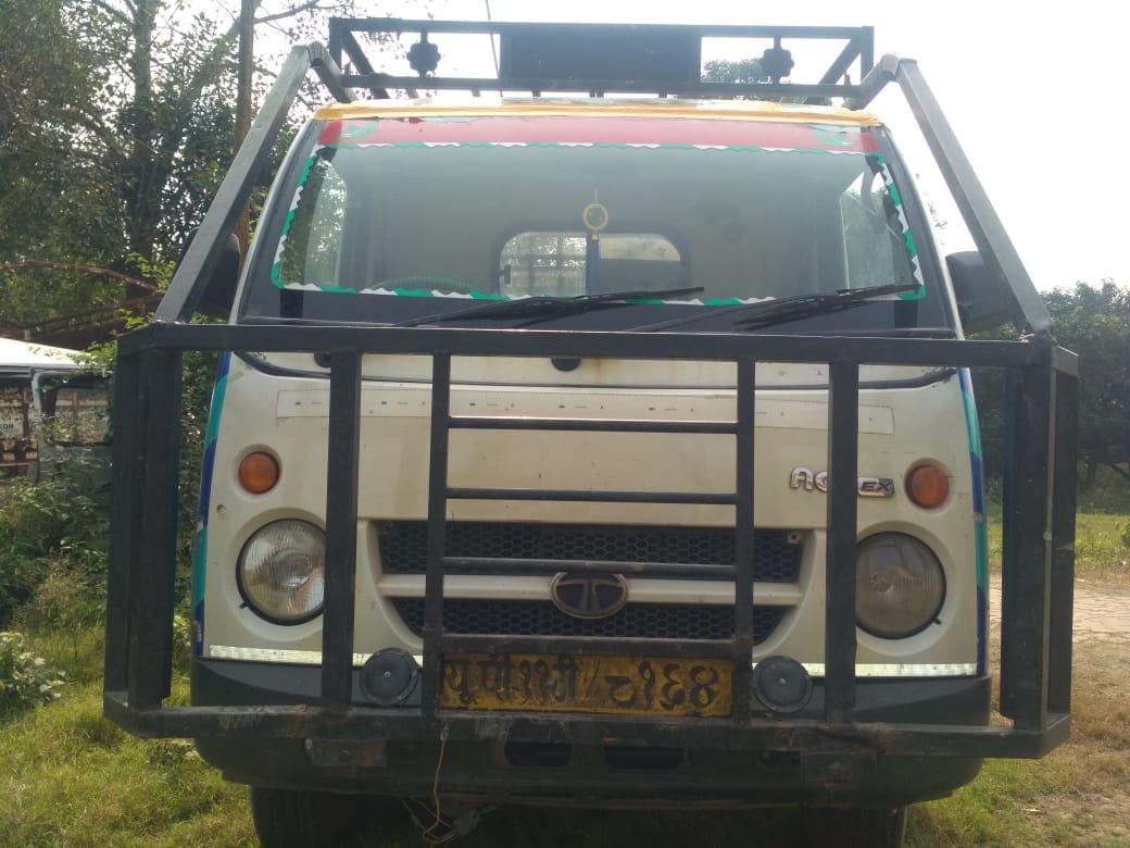 Animal thieves ran away with the bike of a villager leaving their car