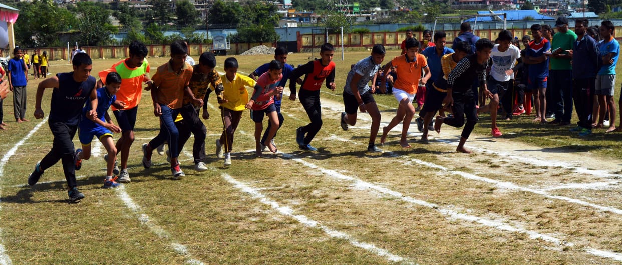 Youth demonstrated power in district level athletics competition
