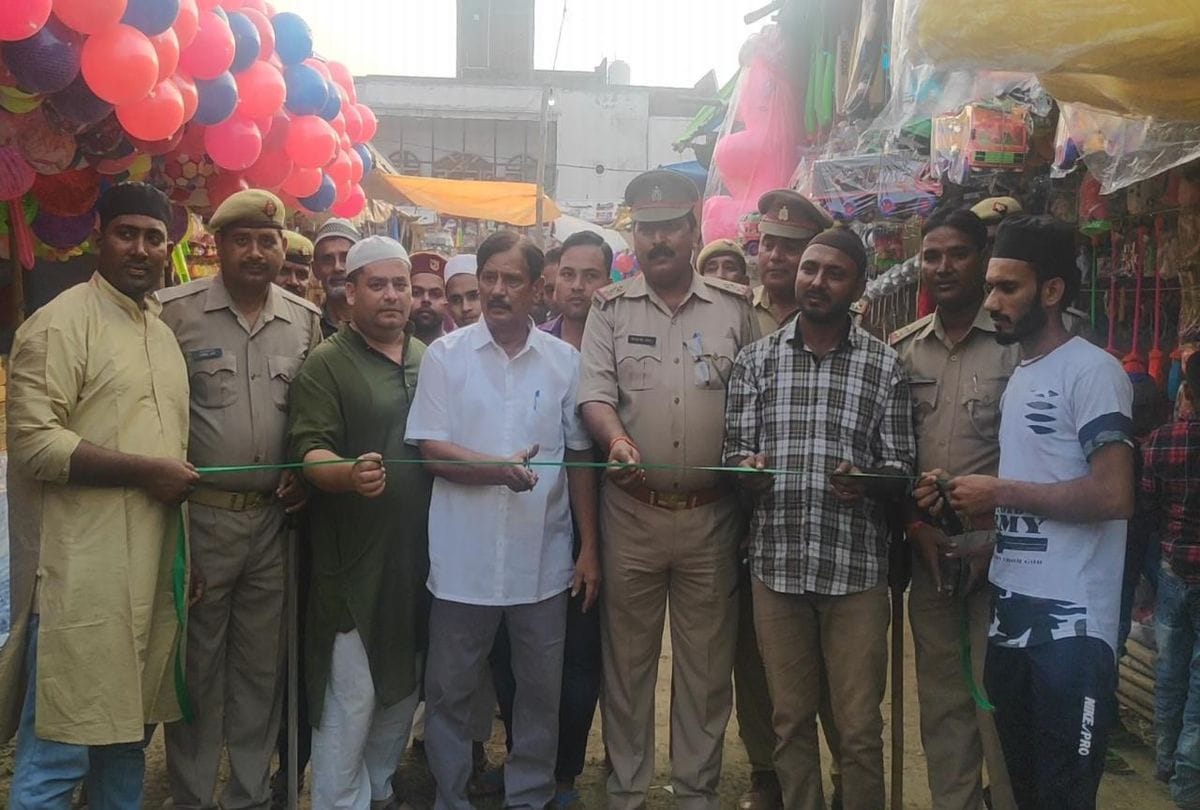 Urs-e-Kasmi start on Khankahe Barkatiya Dargah in etah