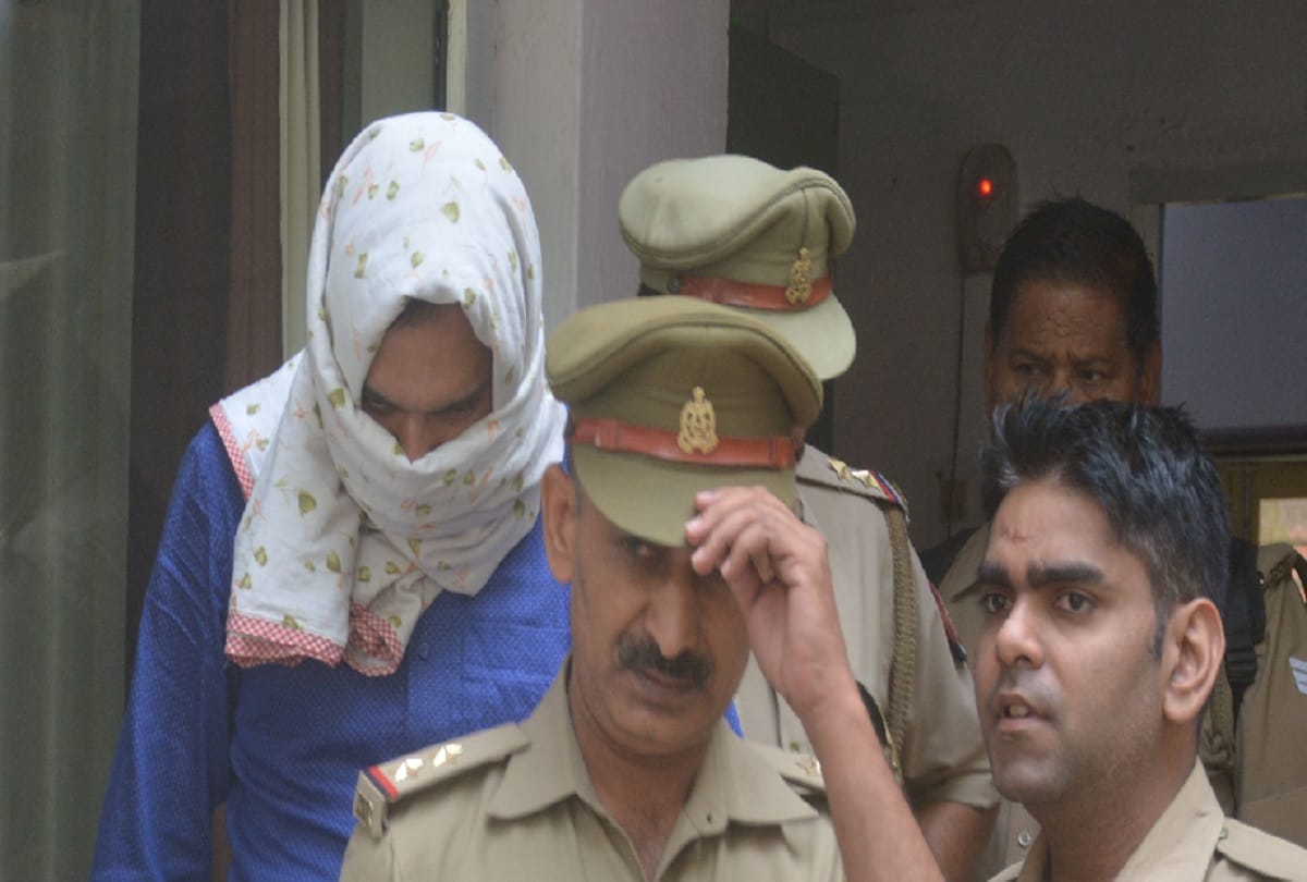 inspector video taking bribe of thirty thousand in moradabad 