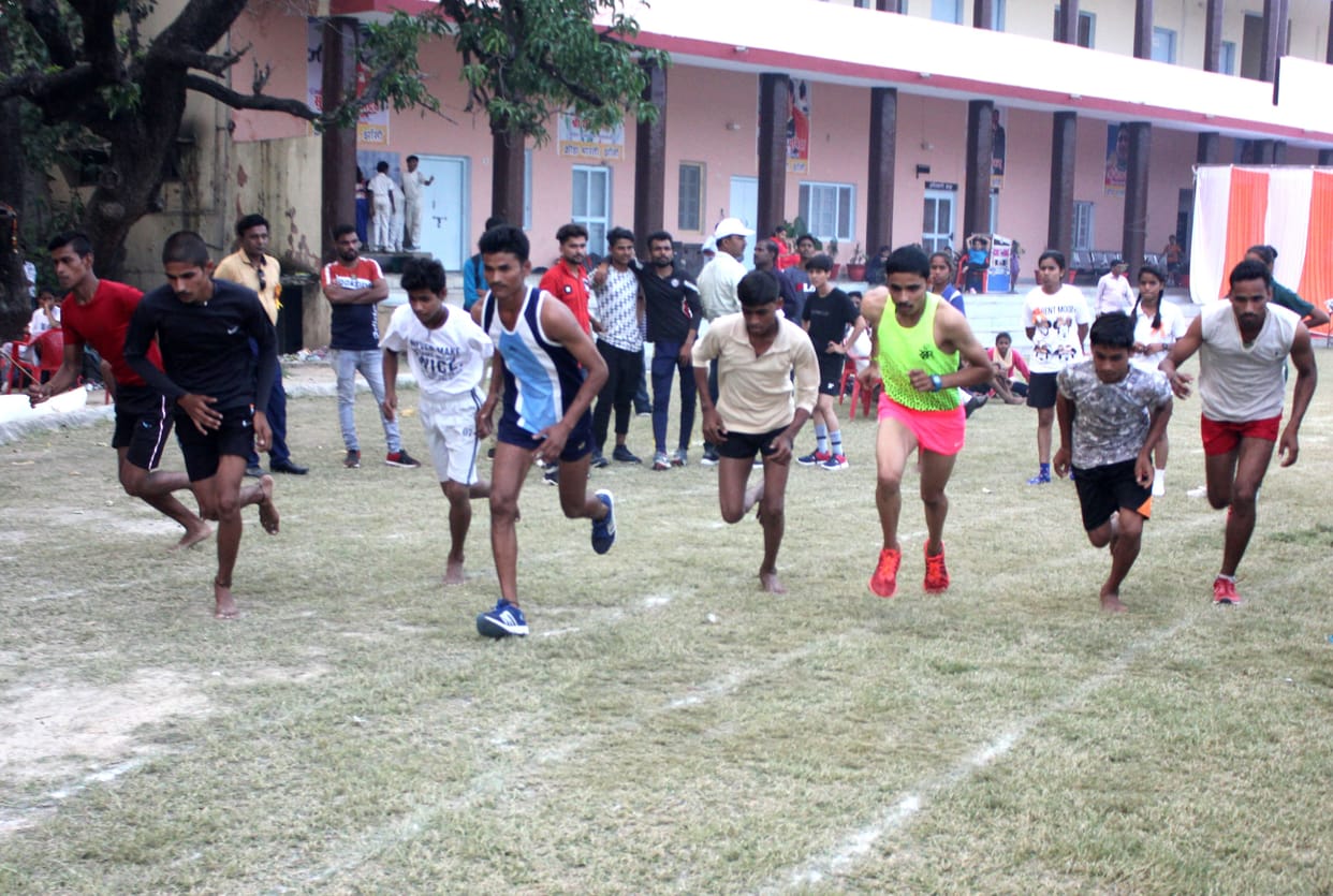 nidhi, priyanka and sanjay first in runing