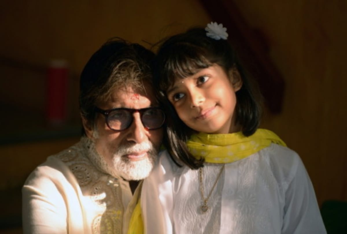 amitabh bachchan discharged from hospital share picture with aaradhya bachchan