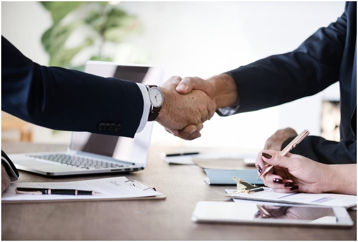 handshakes more than 3 second is harmful for your personal relation