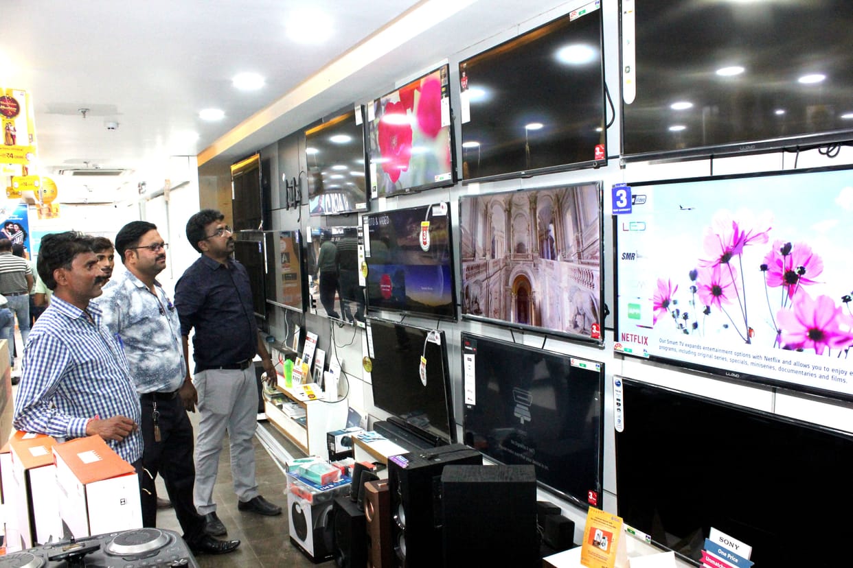 electronics iotms sell in market