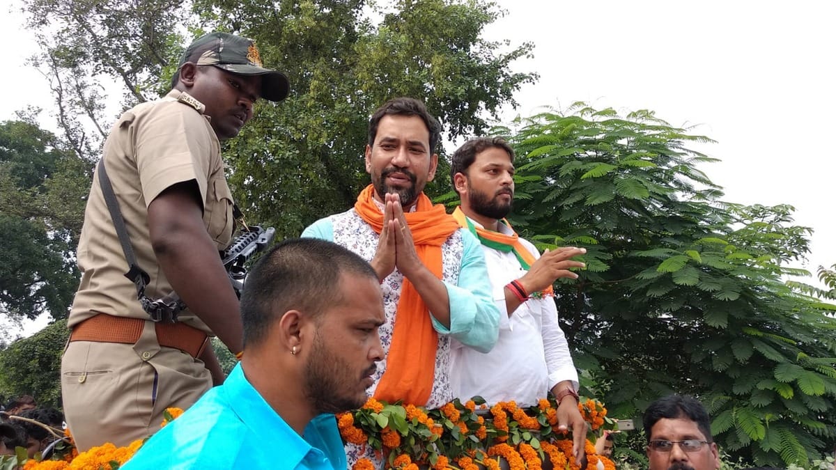 Lok sabha by Election azamgarh bjp candidate dinesh lal yadav nirahua said akhilesh yadav is my elder brother