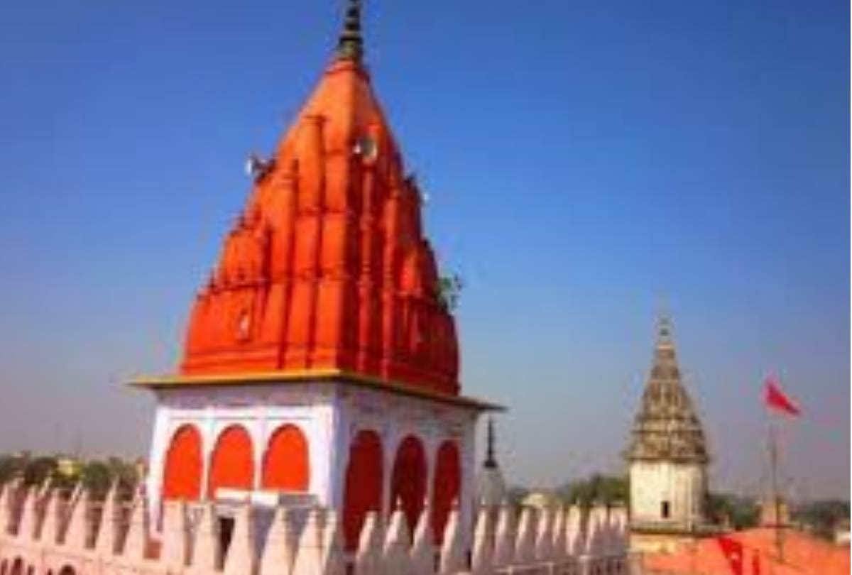 know about the story of hanuman garhi in ayodhya