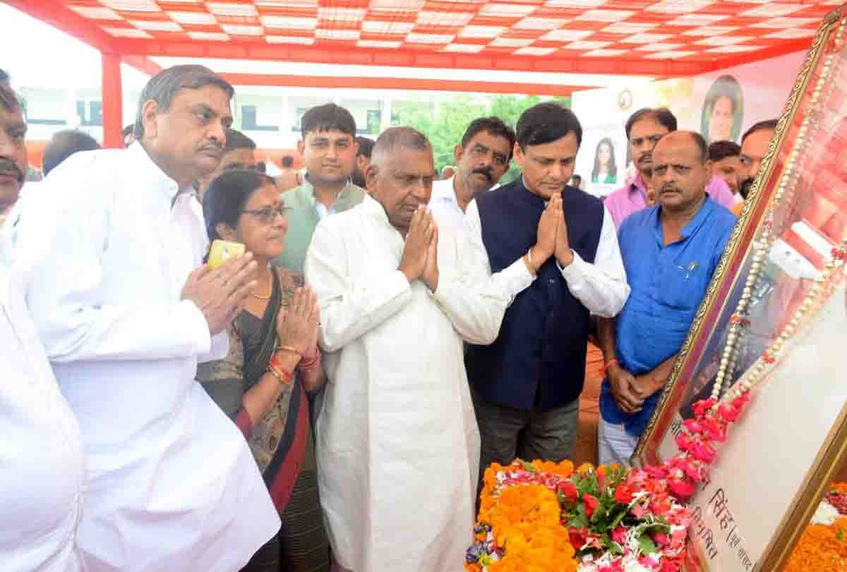 For the first time in 40 years, this great leader broke away from the Mulayam family