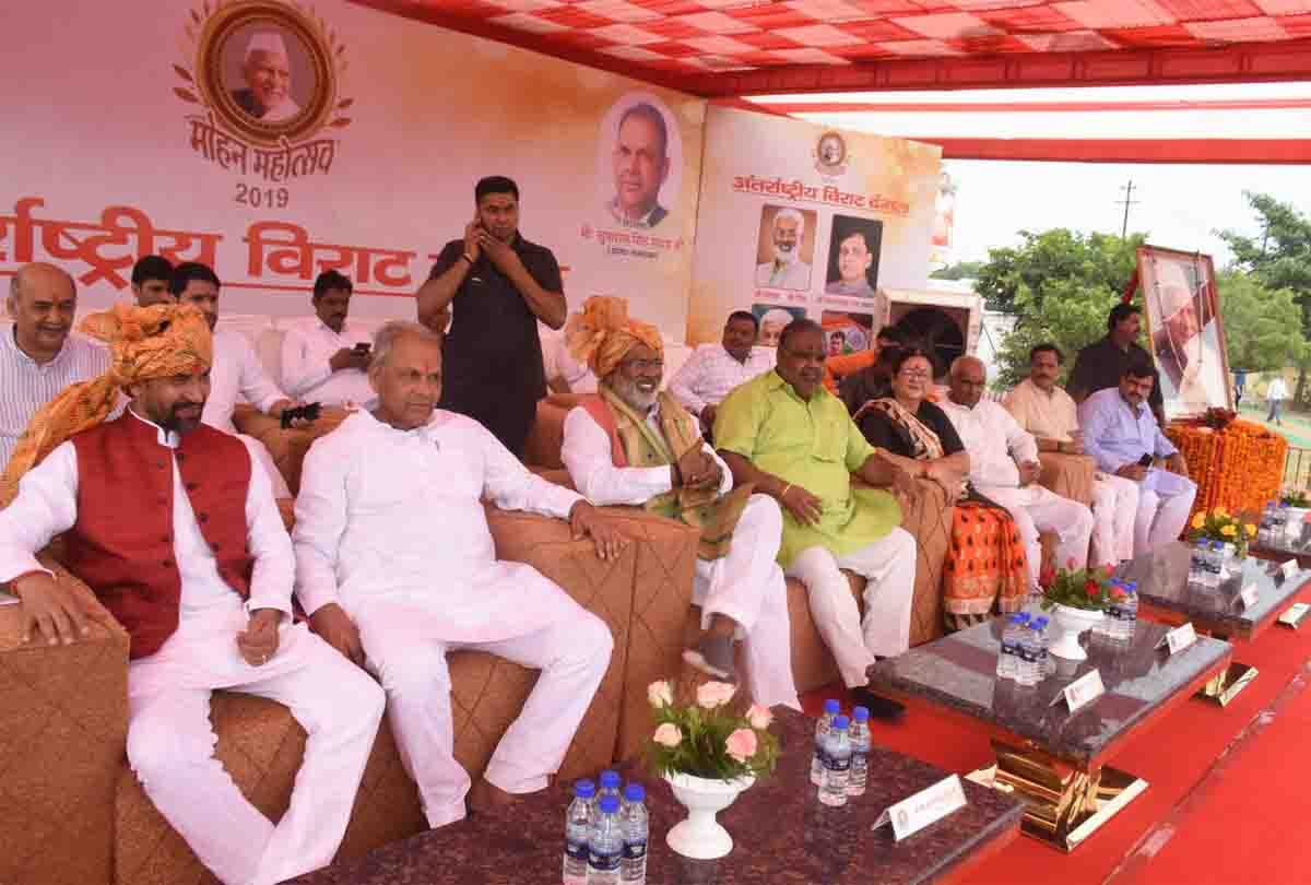 For the first time in 40 years, this great leader broke away from the Mulayam family