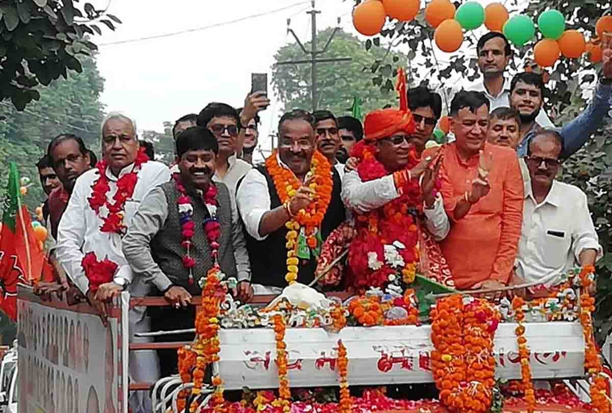 On the last day of campaigning, SP BSP Congress and BJP demonstrated their strength