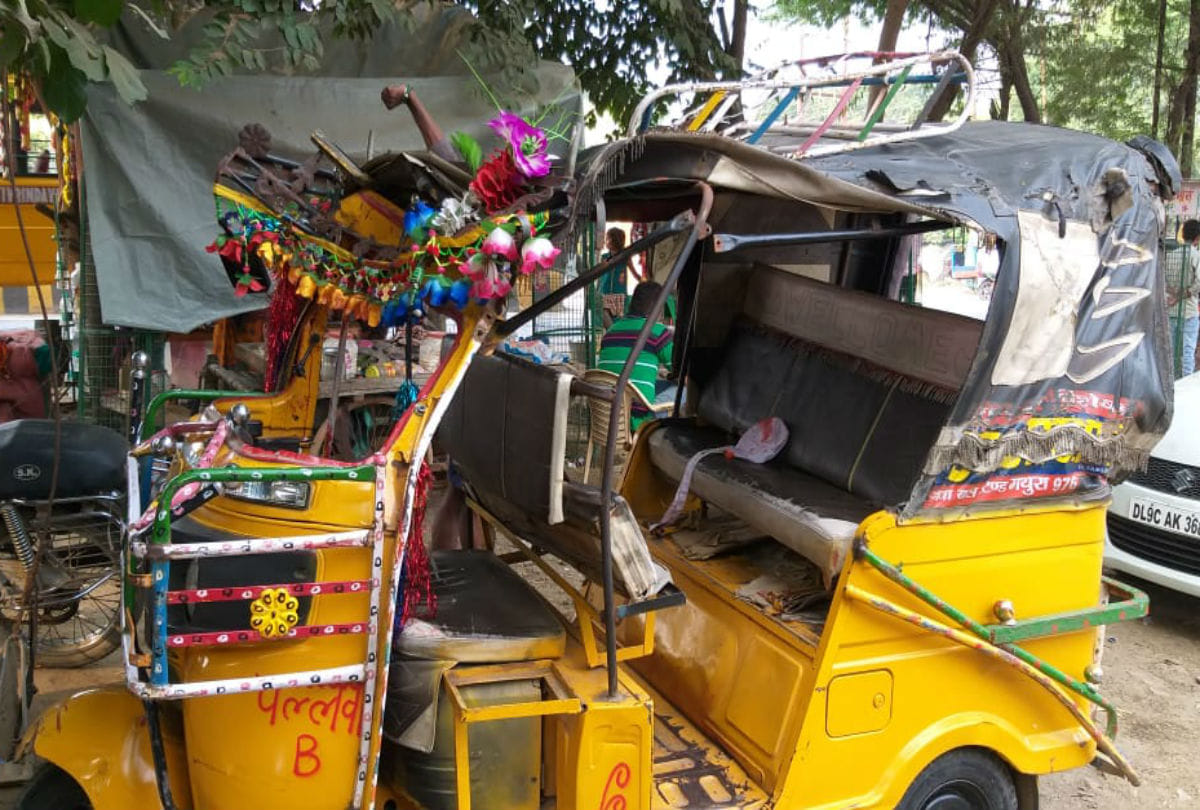 road accident on mathura road in vrindavan
