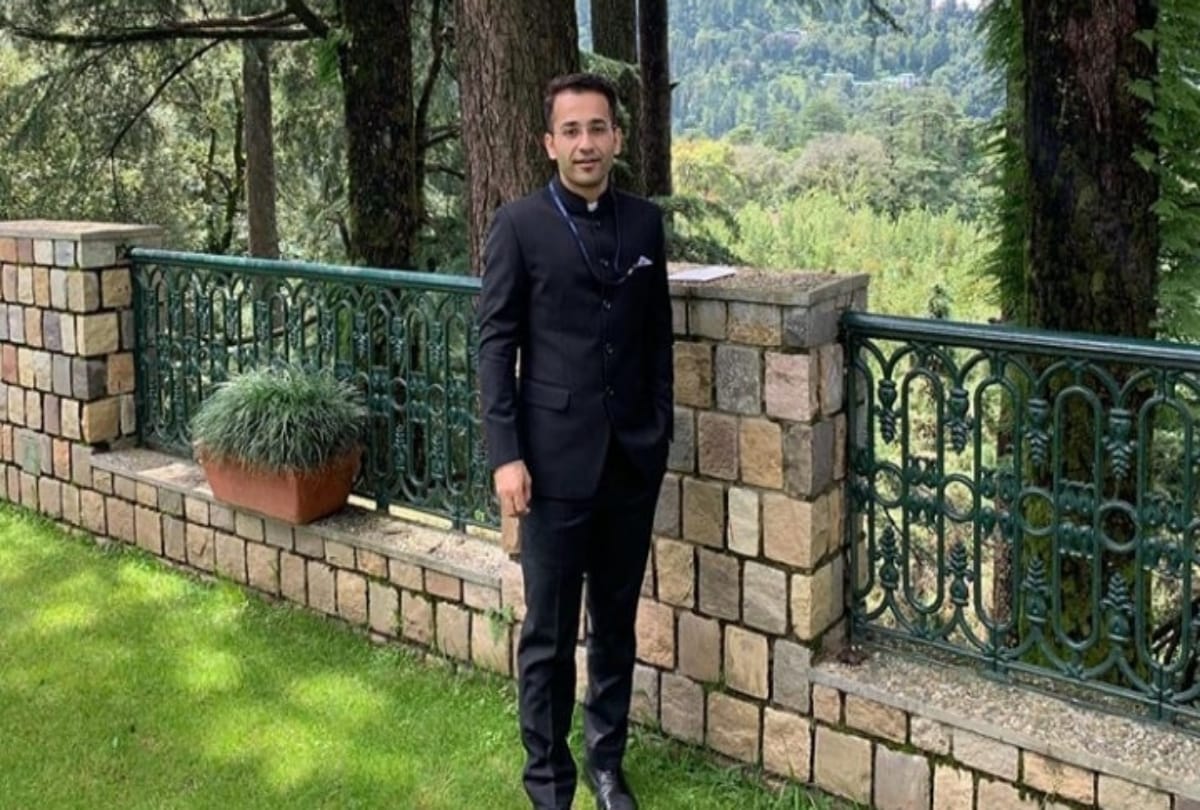 know about upsc topper junaid ahmed success story