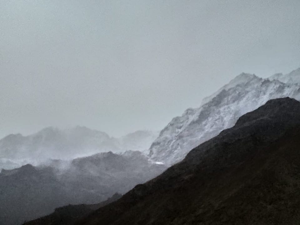 Snowfall in Badrinath and kedarnath Hilly Area Cold Weather increased