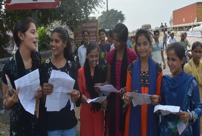 Atul Maheshwari Scholarship exam held in Moradabad
