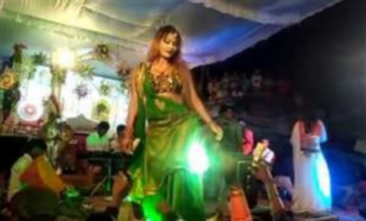 Baghpat: Video of Hindu Yuva Vahini workers watching obscene dance goes viral, policemen were also involved