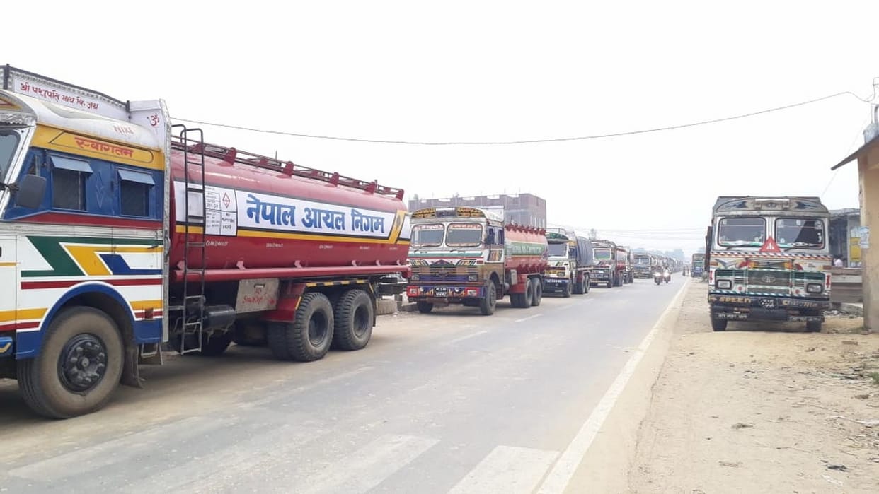 Nepal border seal, lines of vehicles on both sides