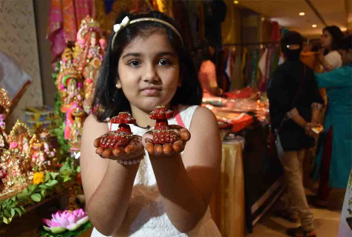 diwali market in kanpur