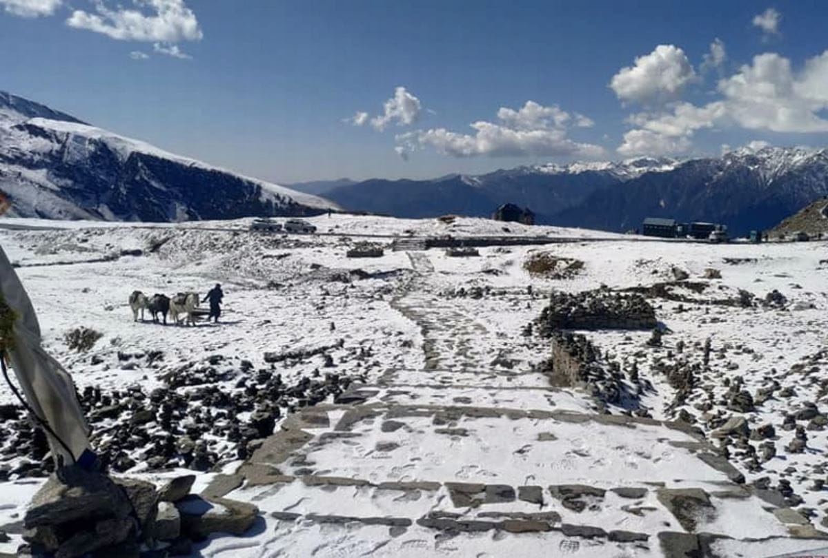 fresh snowfall in rohtang lahaul spiti and kinnaur himachal pradesh