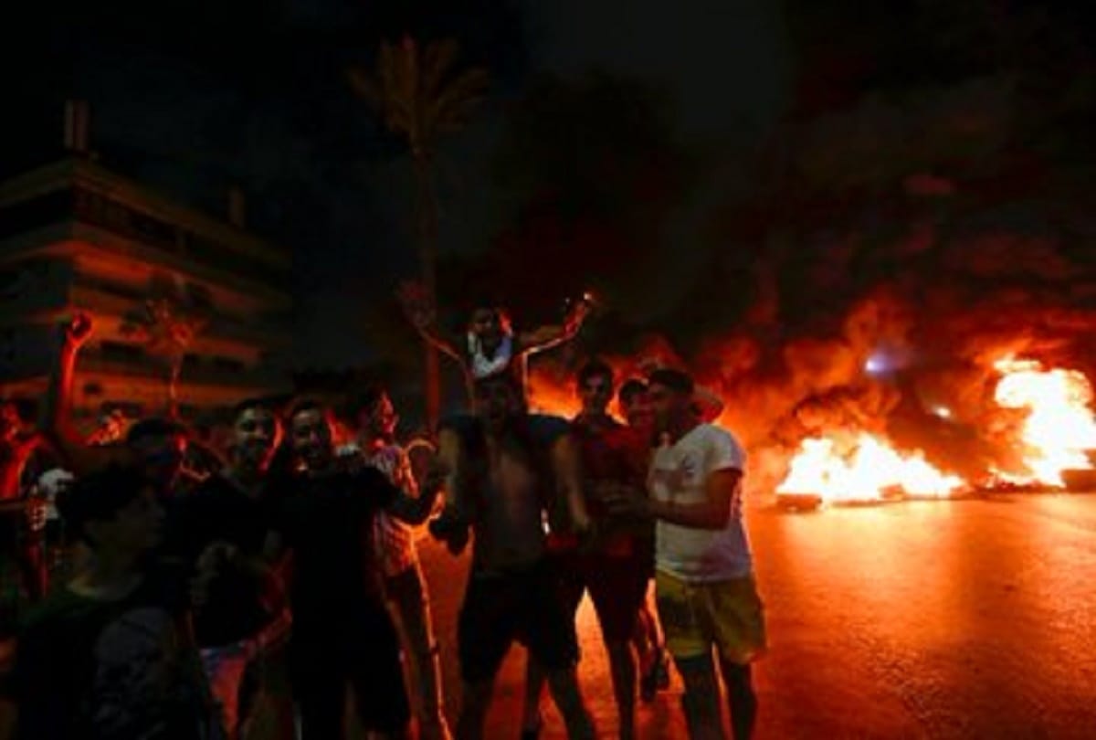Lebanon government announces a tax on WhatsApp and other internet voice calls
