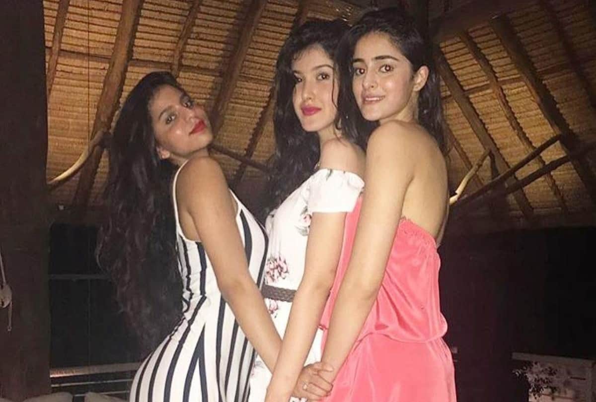 suhana khan latest picture looks stunning with ananya pandey and shanaya kapoor