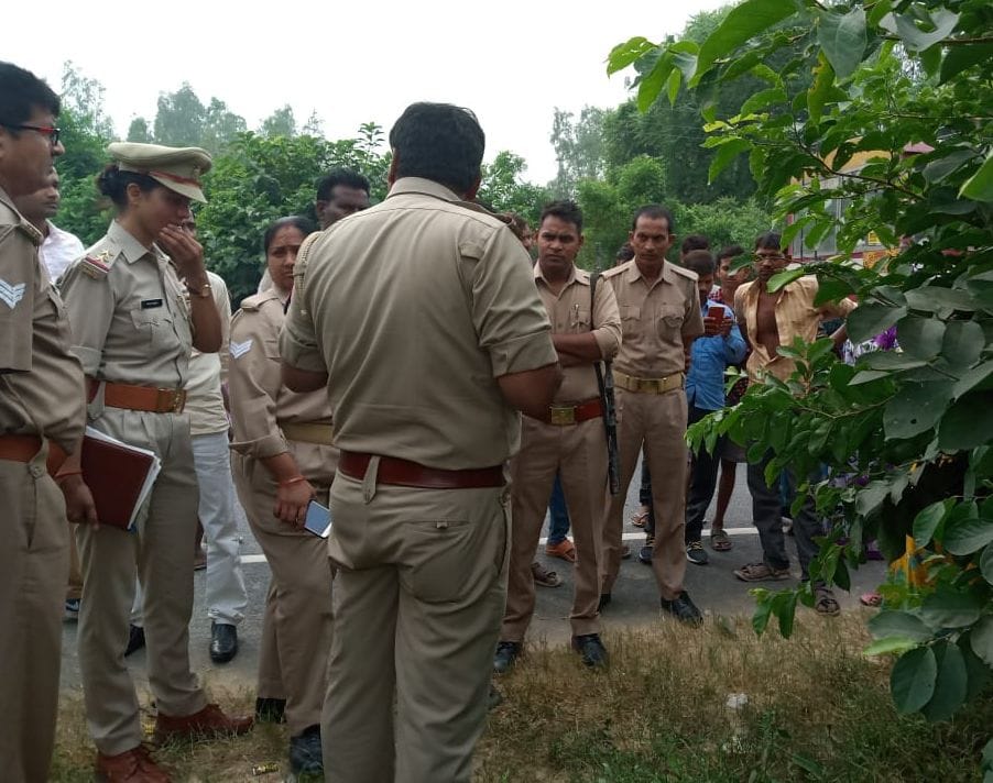 Newborn girl's body found in bushes