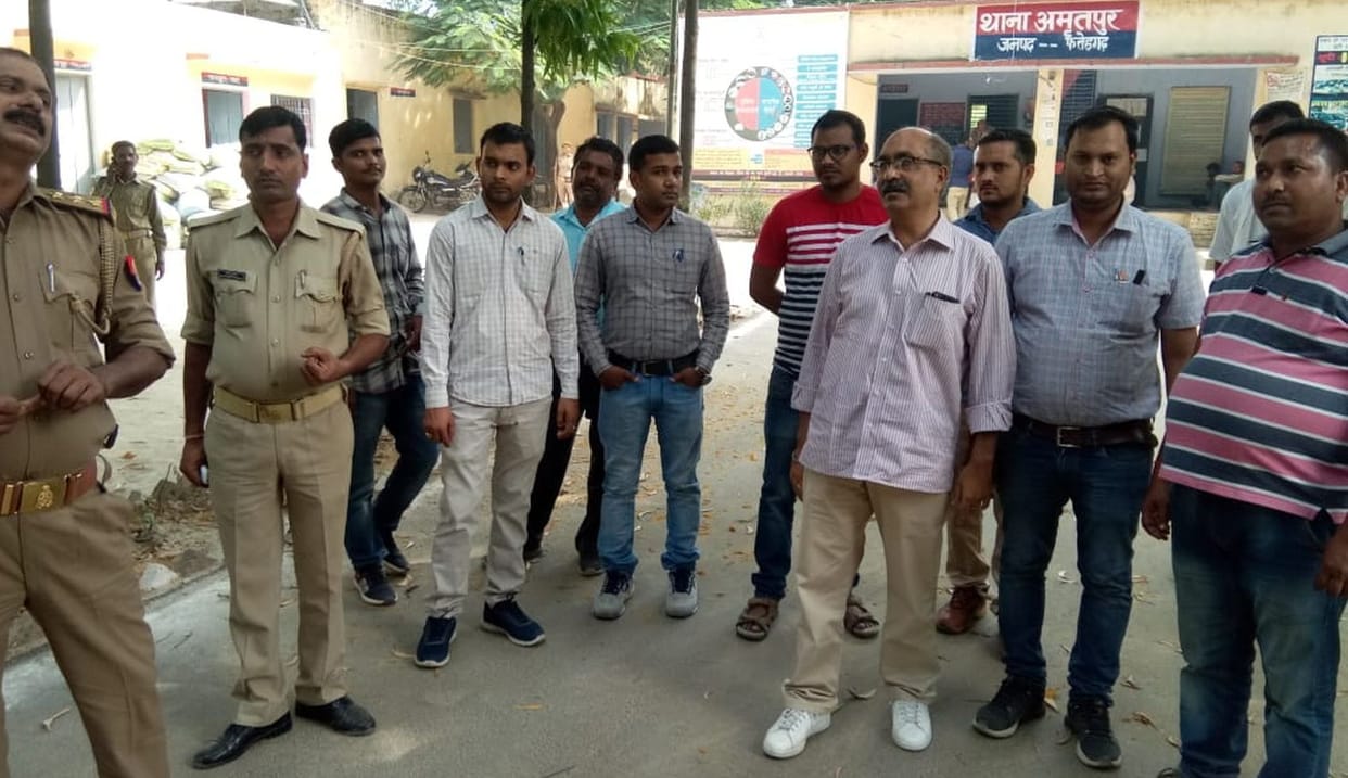 Four including JE beaten as thieves