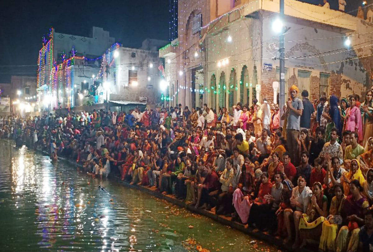 Ahoi ashtami 2021 special importance of bathing in radha kund on ahoi ashtami blessings of having children