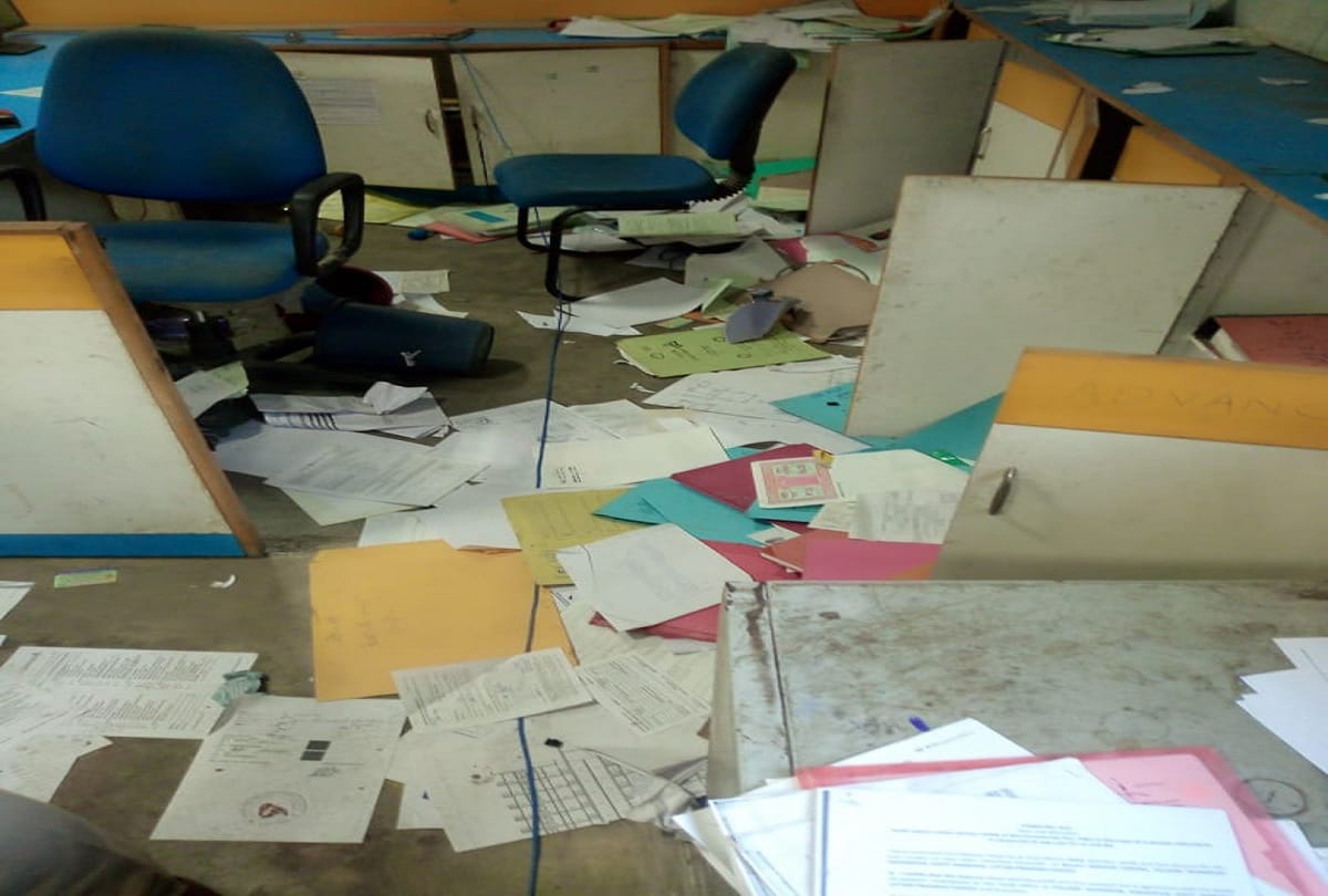 Theft attempted in Canara Bank of Hasanpur in amroha